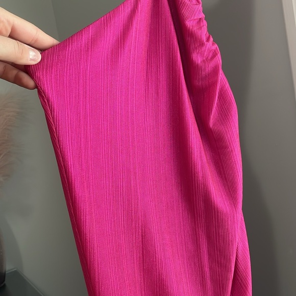 Cut out pink metallic dress - Picture 3 of 3